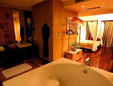 上海青浦区养生会所的黄昏恋：当爱情遇上八十岁